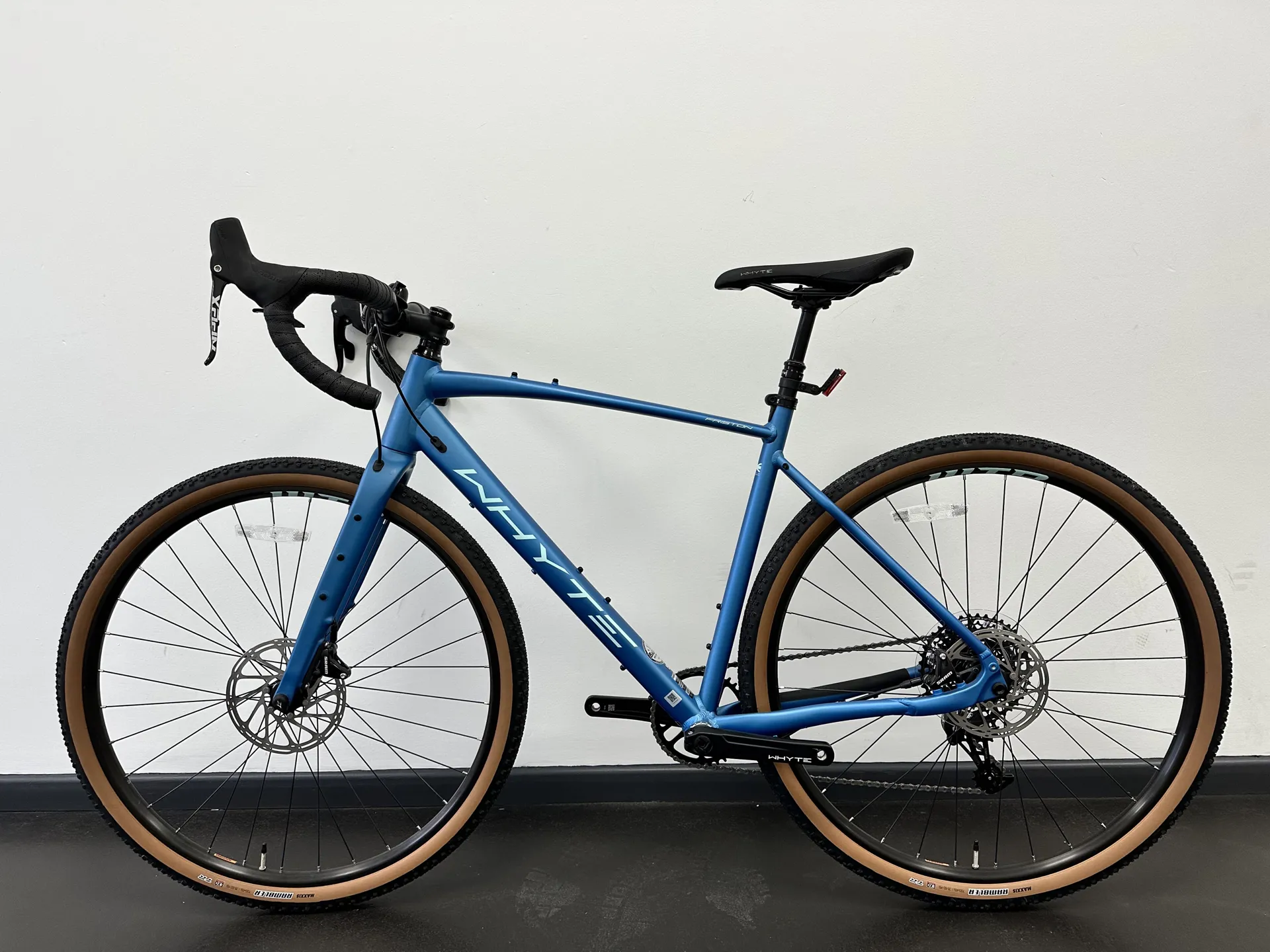 EX DISPLAY Whyte Friston v4 Gravel Road Bike 52cm 2022 in Matt Di