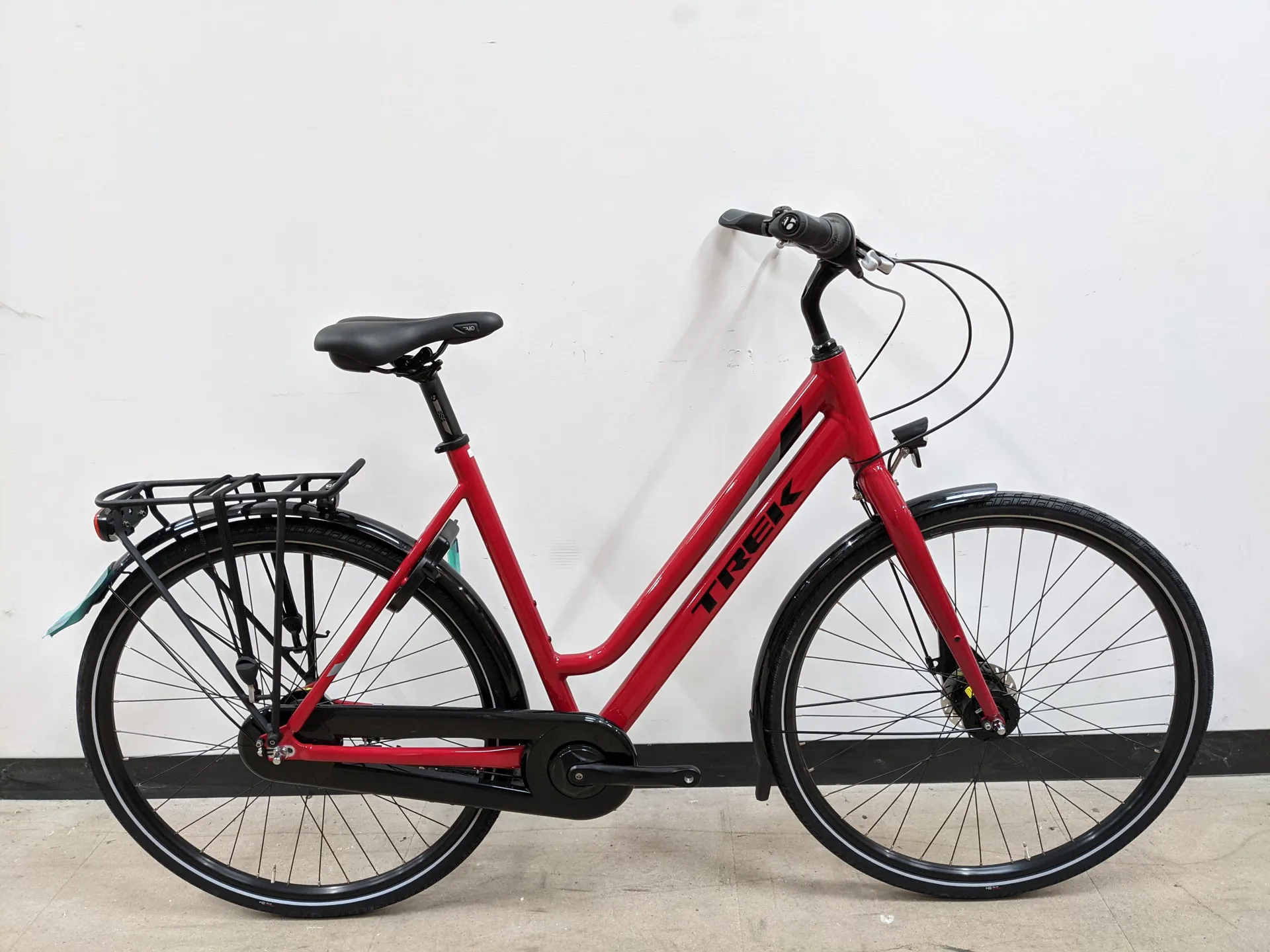trek l200 bicycle Used 5200 Carbon Fiber Road Bike- 54 cm – BikingBicycleGarage FX 2 is a stylish and versatile hybrid bike with disc brakes that let you stop on a dime even when the weather isnt cooperating Trek Dual Sport+ 2 LT
