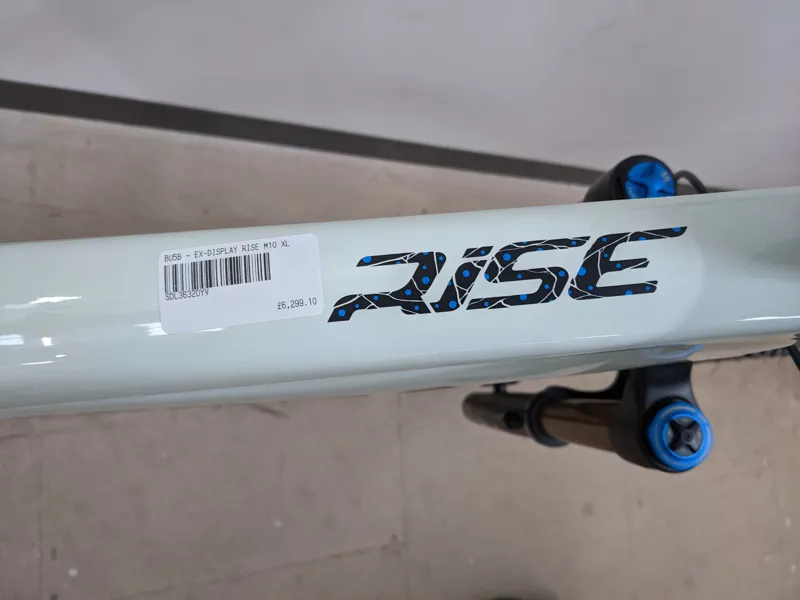 EX-DISPLAY Orbea Rise M10 Electric Full Suspension Mountain Bike XL 2021 in White -2