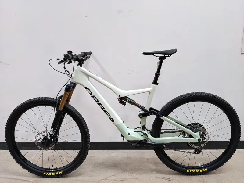 EX-DISPLAY Orbea Rise M10 Electric Full Suspension Mountain Bike XL 2021 in White -3