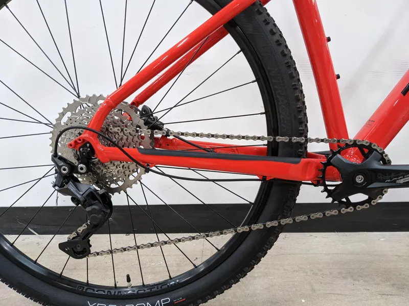 EX-DISPLAY Trek Marlin 7 Hardtail Mountain Bike Large 29er 2022 in Red Fade-2