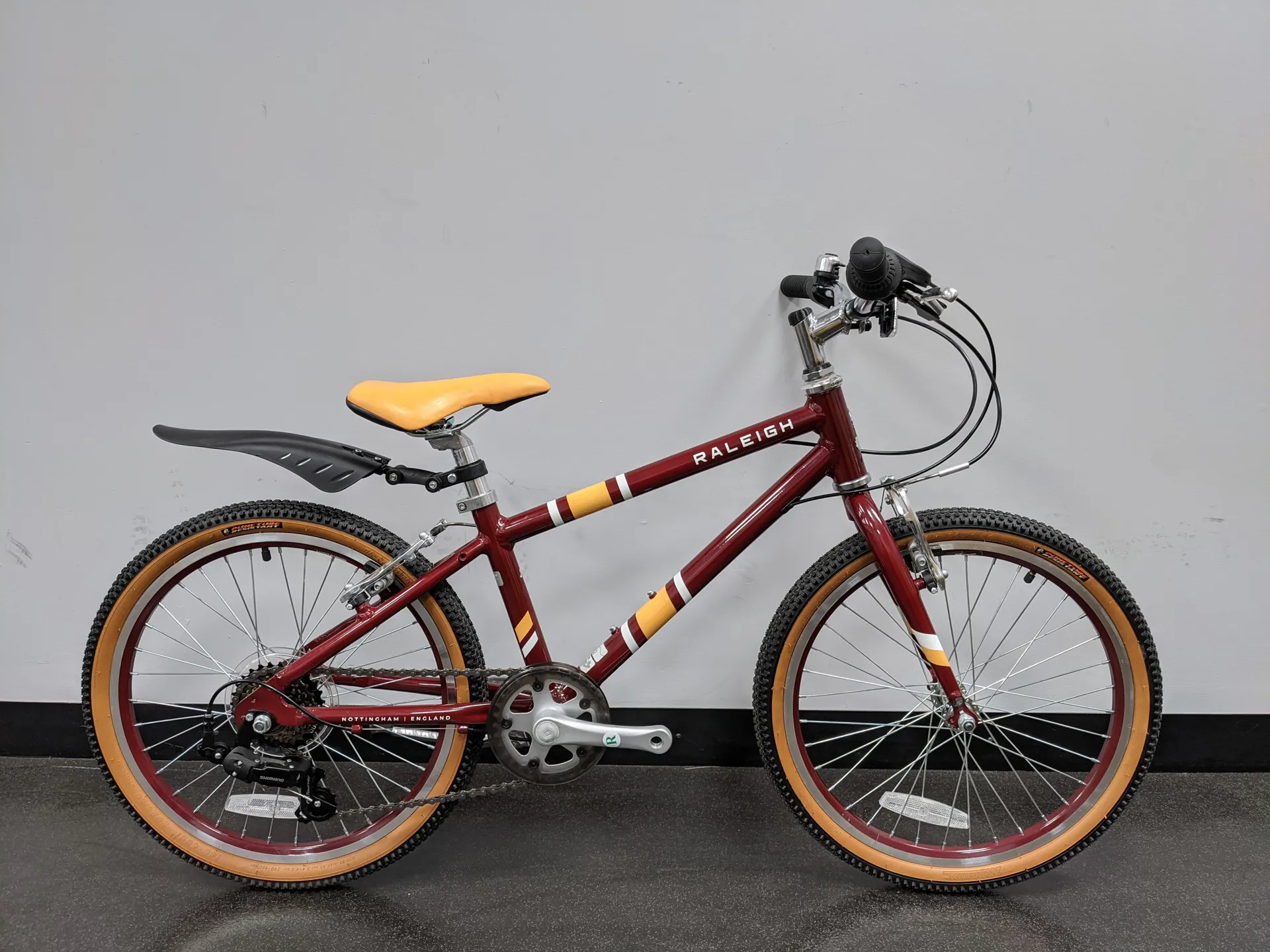 EX-DISPLAY Raleigh Pop 20 inch Wheel Kids Bike 2022 in Plum