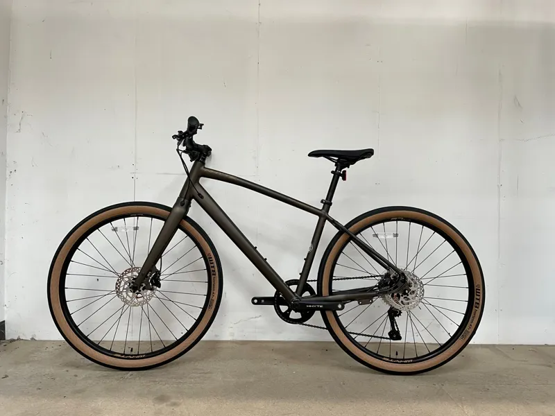 EX-DISPLAY Whyte Portobello V3 Hybrid Bike Medium 2022 in Bronze-1