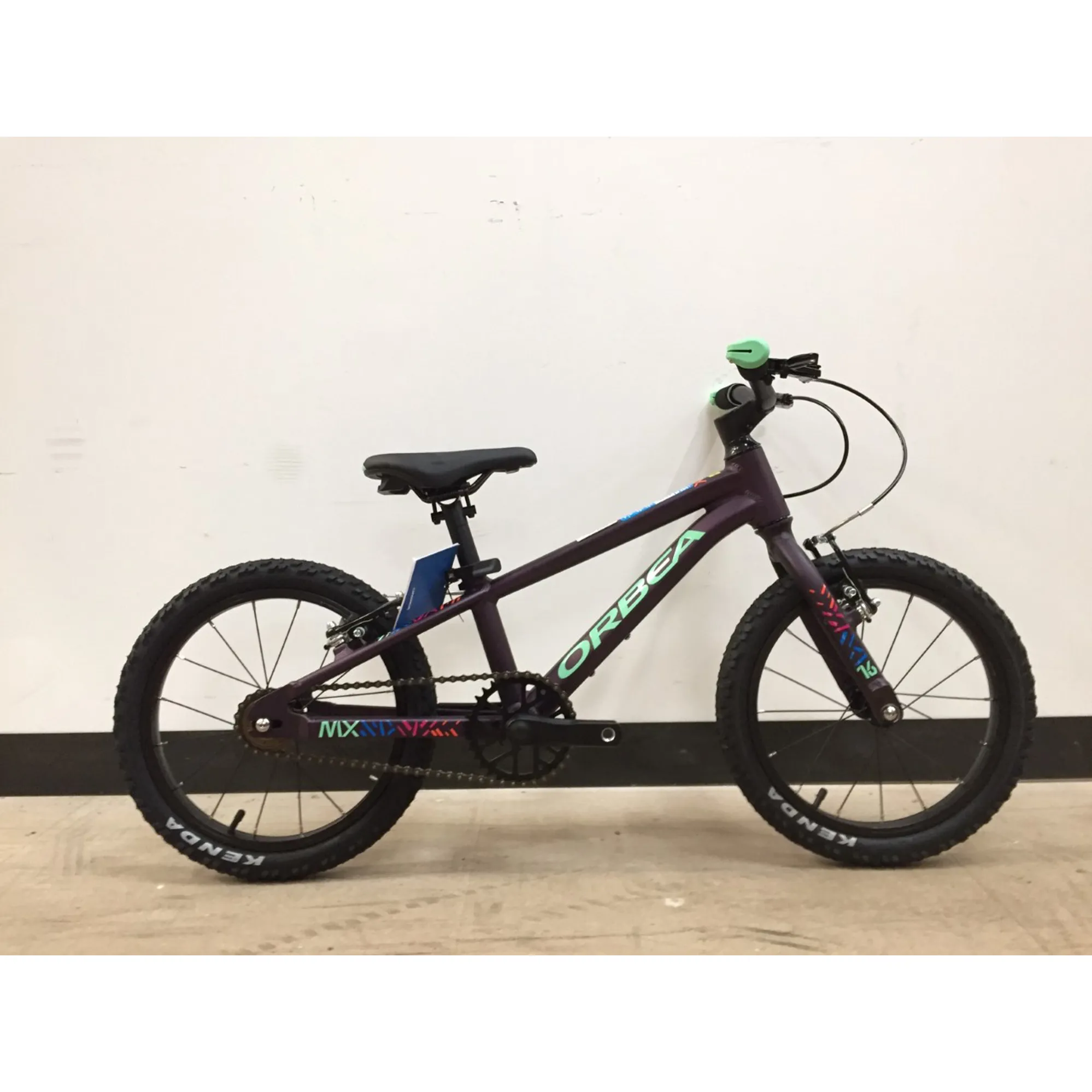 EX DISPLAY Orbea MX 16 Kids Bike 2021 in Purple