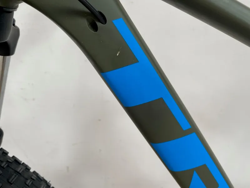 EX-DISPLAY Trek Roscoe 6 Hardtail Mountain Bike Medium Large 2023 in Green -1