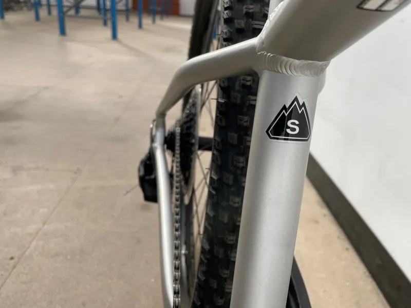 EX-DISPLAY Specialized Rockhopper Expert 27.5 Hardtail Mountain Bike Small 2021 Silver -3