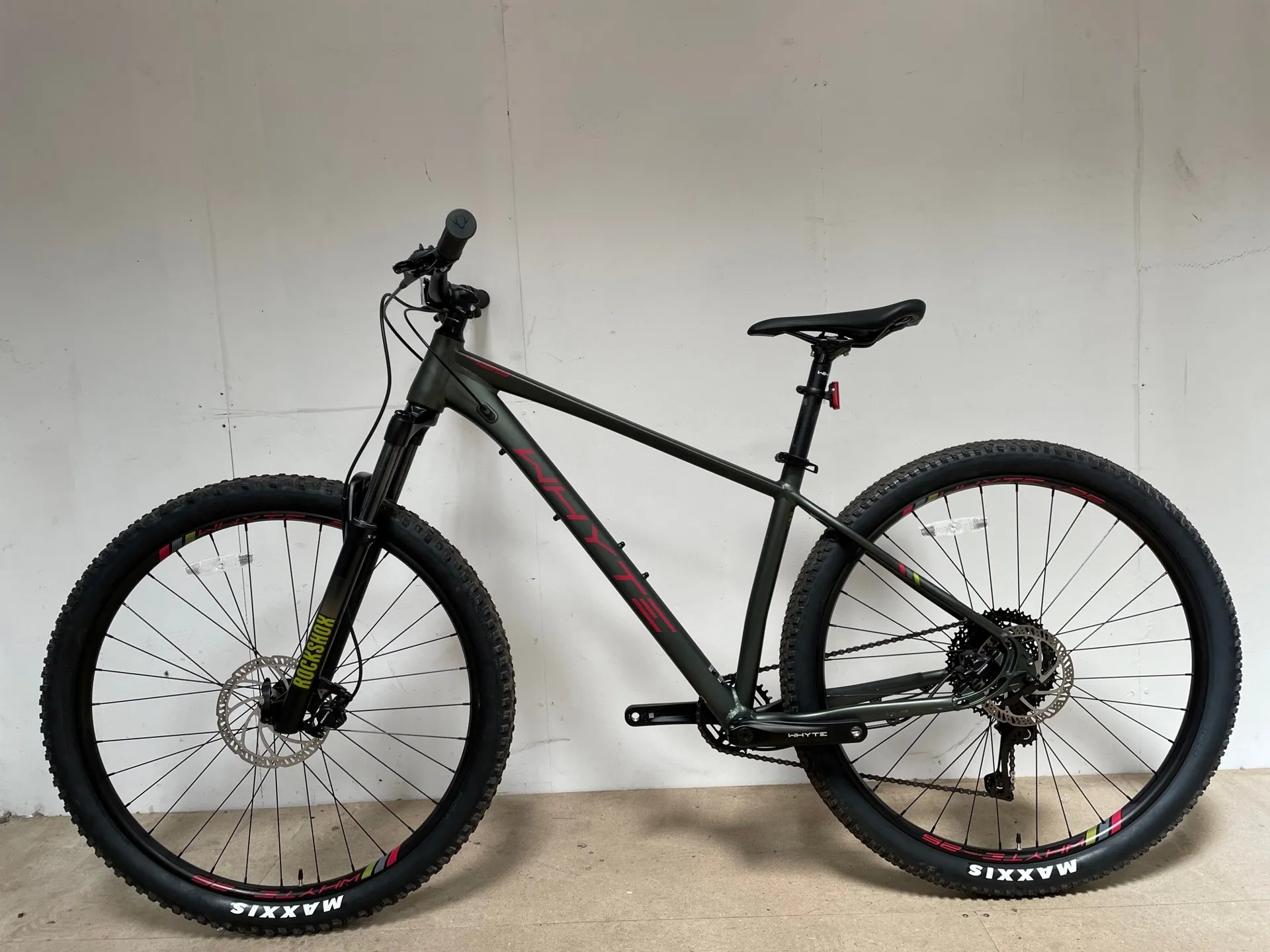 EX-DEMO Whyte 429 V2 Mountain Bike Medium 2022 in Green