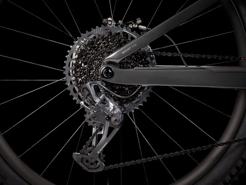 Trek Rail 9.9 X01 Electric Full Suspension Mountain Bike 2022 in Carbon Red-8