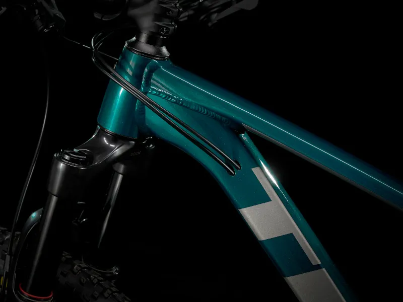 Trek Roscoe 8 Hardtail Mountain Bike 2021 in Dark Aquatic-3