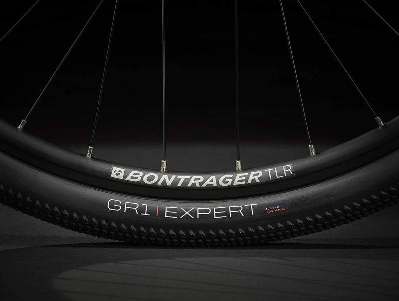 Trek Dual Sport 3 Hybrid Bike 2023 in Black-5