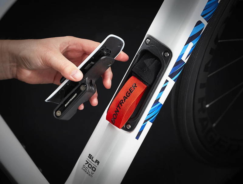 Trek Domane SLR 6 eTap Gen 3 Carbon Road Bike 56 2022 in Trek White/Blue-3