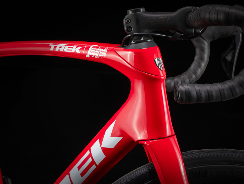 Trek Domane SLR 7 Carbon Road Bike 2022 in Red-8