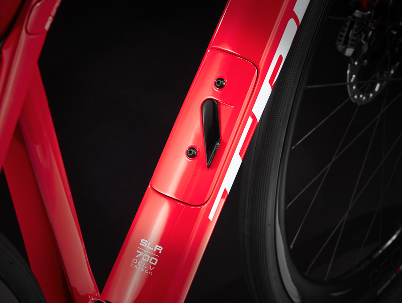 Trek Domane SLR 9 Gen 3 Carbon Road Bike 2022 in Red-9