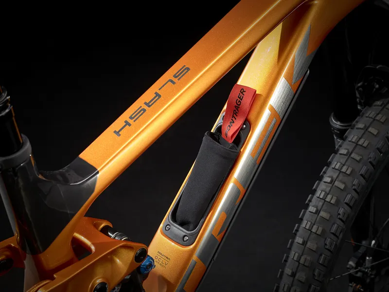 Trek Slash 9.7 GX 29 Full Suspension Mountain Bike 2021 in Orange-4