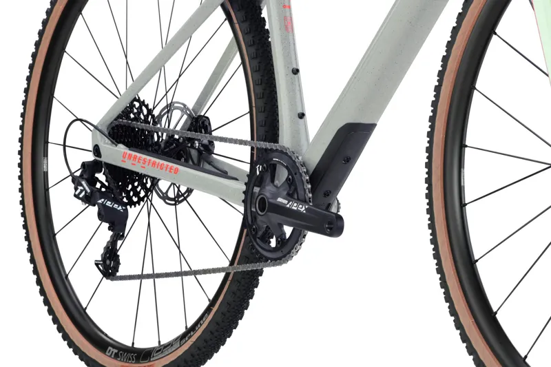 BMC Unrestricted One VAR 1 Gravel Bike 2022 in Grey -3