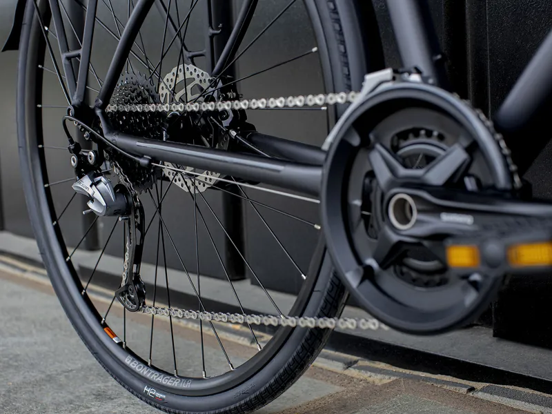 Trek FX 3 Disc Equipped Hybrid Commuter Bike 2021 in Black-6