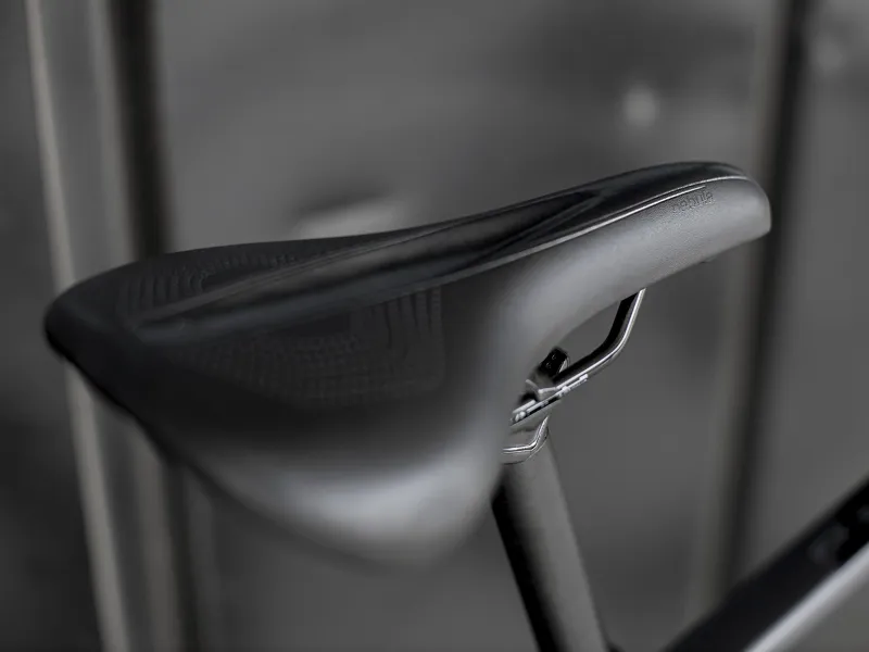 Trek FX 3 Disc Equipped Hybrid Commuter Bike 2021 in Black-7