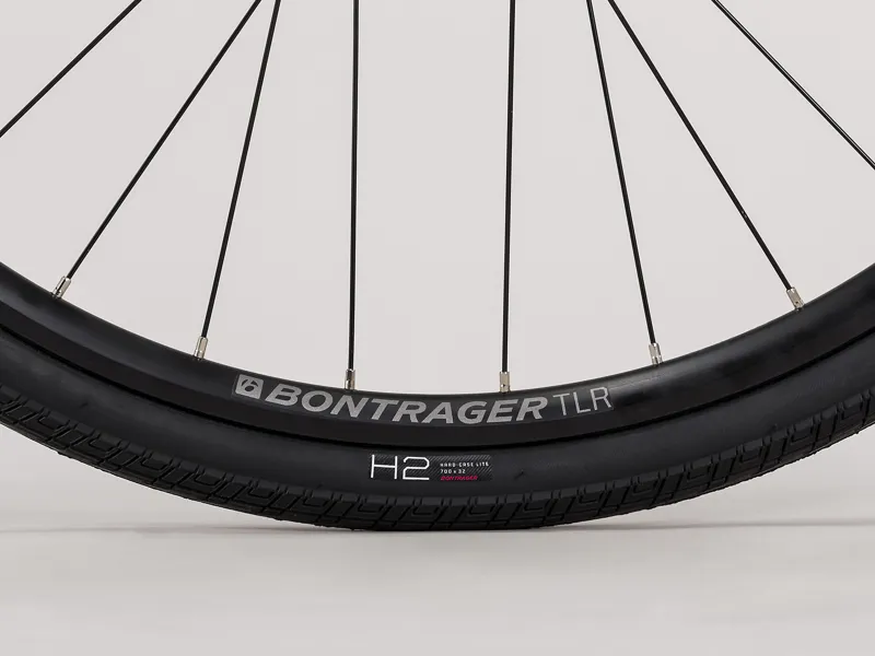 Trek FX 3 Disc Womens Stagger Step-Through Hybrid Bike 2021 in Magenta-7