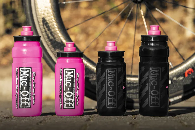 Muc-Off X Elite Fly Water Bottle 550ml in Pink-3