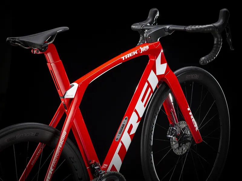 Trek Madone SLR 6 Disc Carbon Road Race Bike 2020 in Red-4