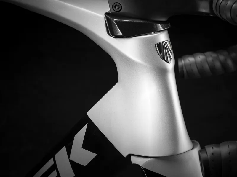 Trek Madone SLR 7 Disc Mens Carbon Aero Road Bike 2020 in Black-3