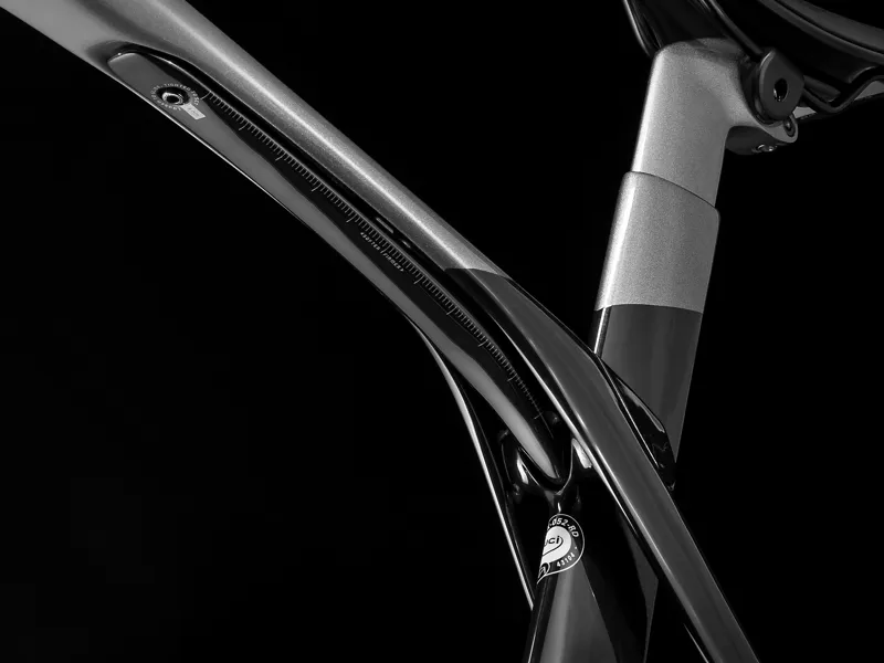 Trek Madone SLR 7 Disc Mens Carbon Aero Road Bike 2020 in Black-4