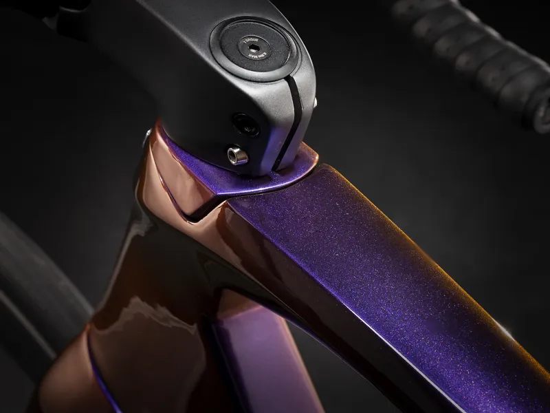 Trek Madone SLR 7 Disc Mens Carbon Aero Road Bike 2020 in Purple-6