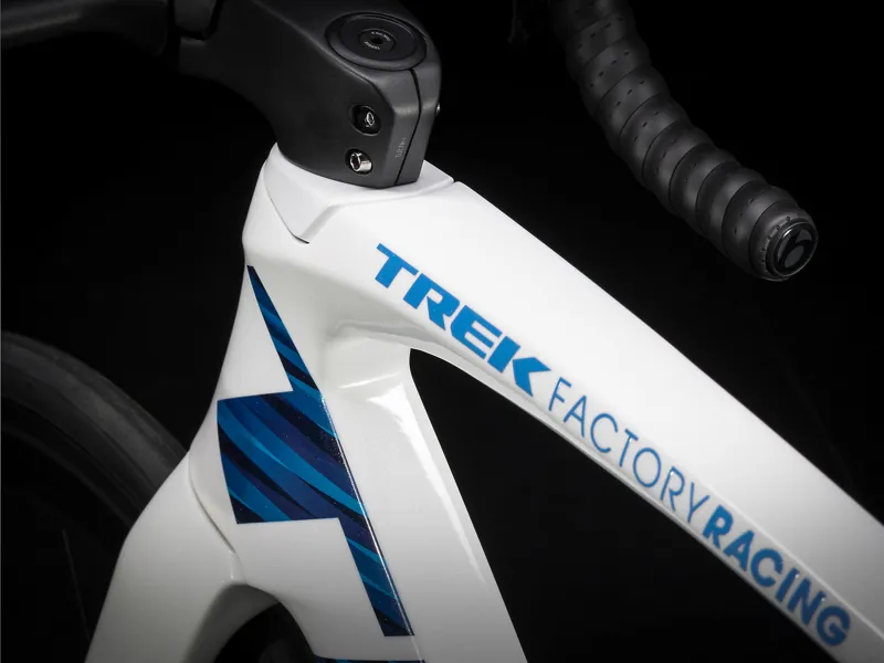 Trek Madone SLR 7 Disc Mens Carbon Aero Road Bike 2020 in White-6