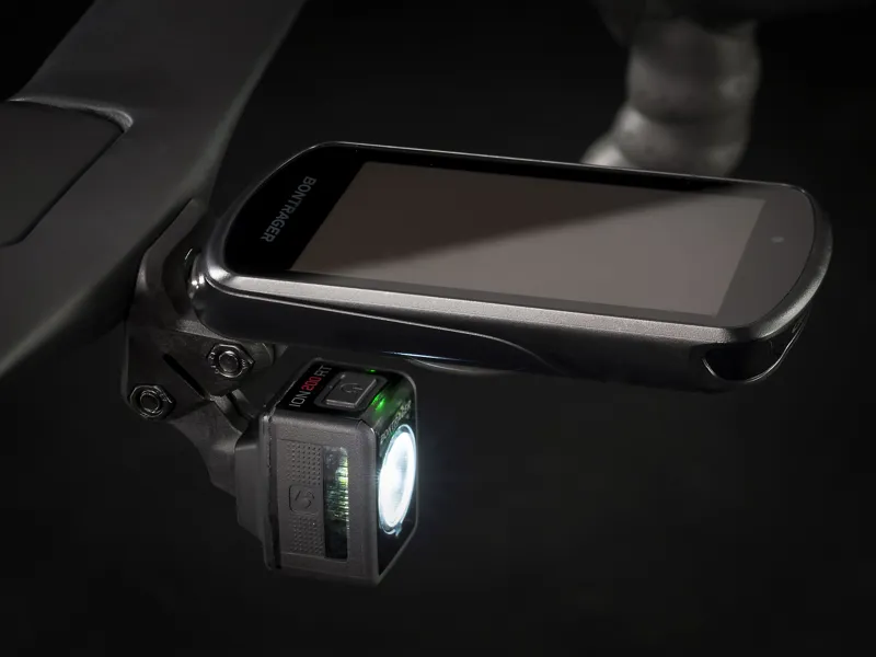 Trek Madone SLR 6 Speed Disc Mens Carbon Aero Road Bike 2020 in Red-11