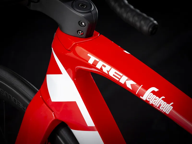 Trek Madone SLR 6 Speed Disc Mens Carbon Aero Road Bike 2020 in Red-6