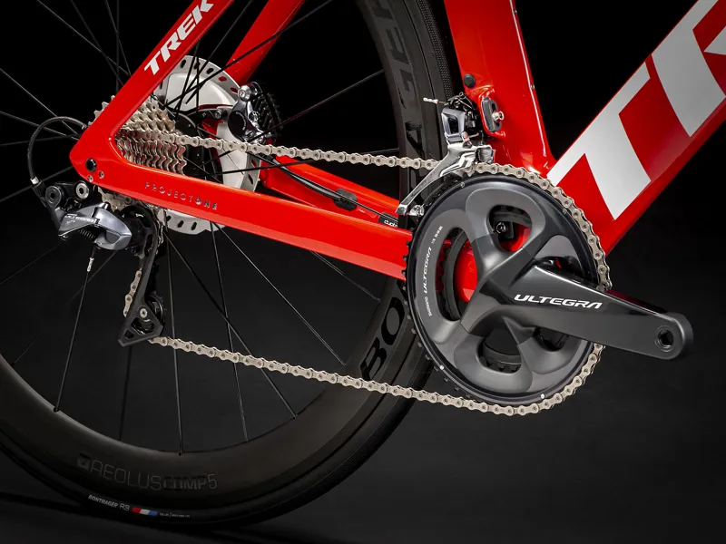 Trek Madone SLR 6 Speed Disc Mens Carbon Aero Road Bike 2020 in Red-9