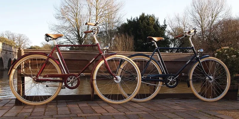 Pashley Briton DTT 24.5  Mens Hybrid Bike 2022 in Oxblood Red-1