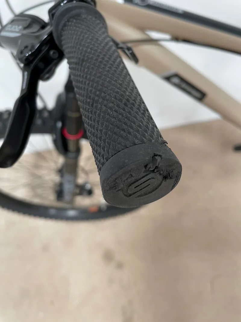 EX-DISPLAY Orange Crush Pro 27.5 inch wheel Mountain Bike Medium 2022 in Sandy Playa-1