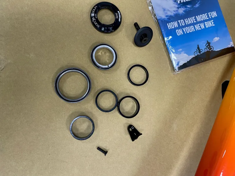 EX DISPLAY Trek Remedy AL 27.5 Full Suspension Mountain Bike Frame LARGE 2022 in Red-4