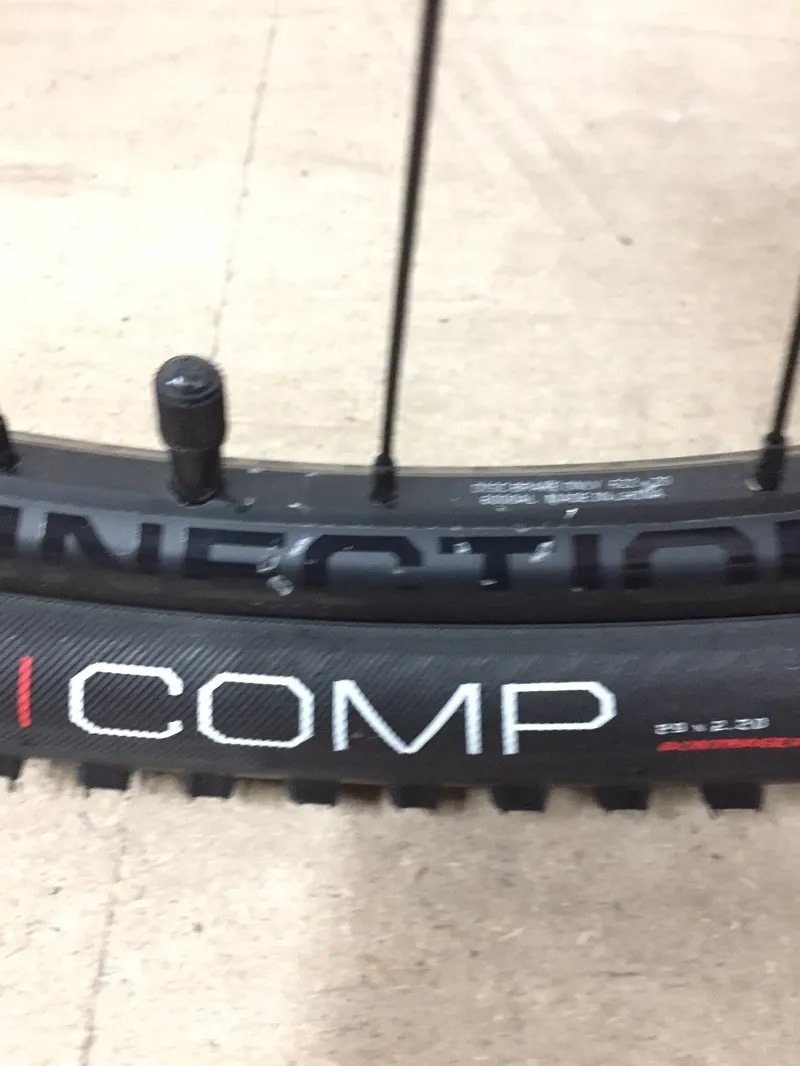 EX DISPLAY Trek Marlin 6 Hardtail Mountain Bike Medium 2021 in Radioactive Red-2