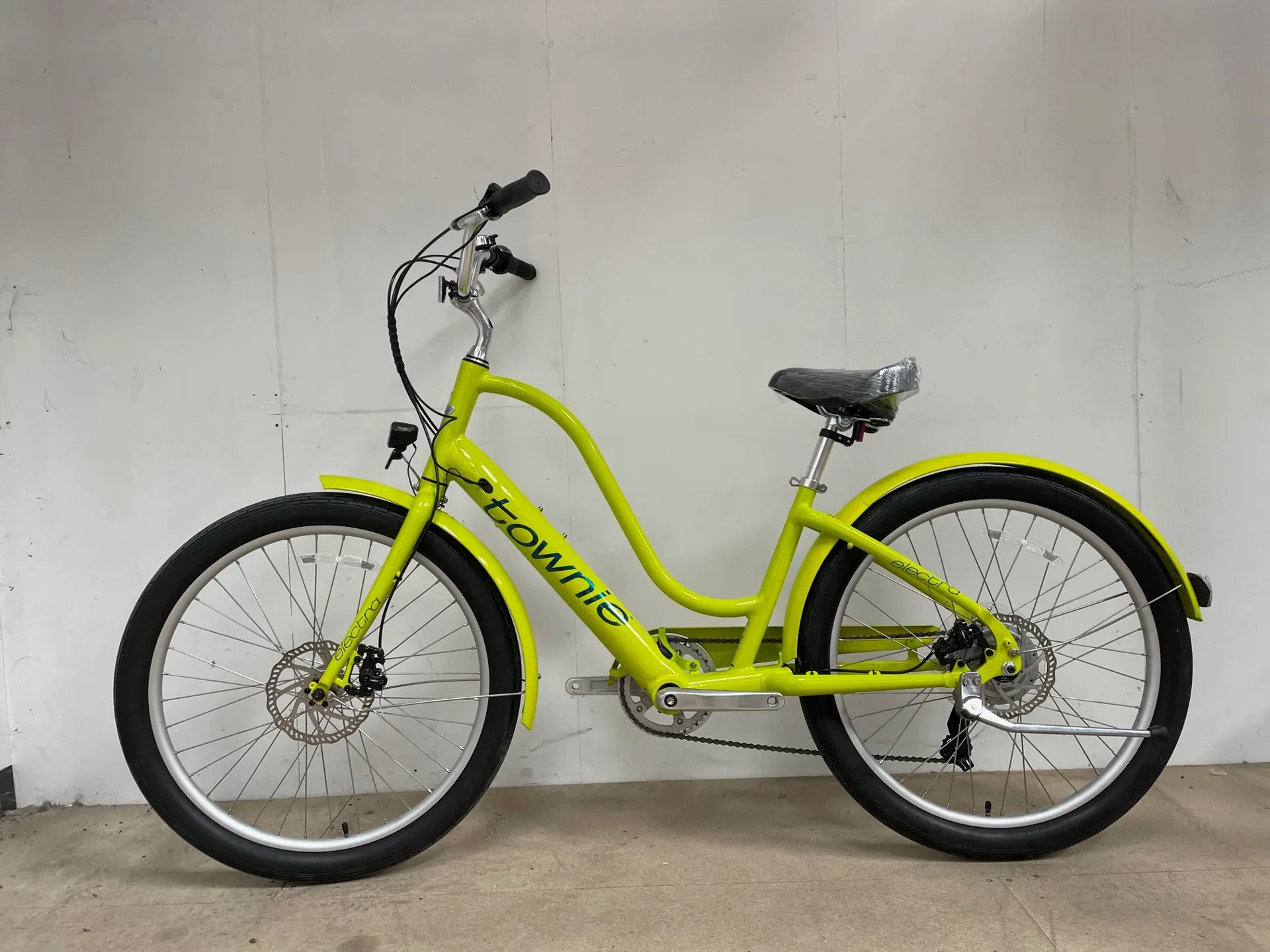 EX DEMO Electra Townie Go! 7D EQ Step Thru Medium Electric Bike