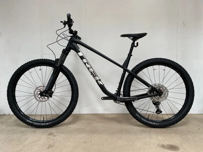 EX-DISPLAY Trek Roscoe 7 Hardtail Mountain Bike 2023 X-Large in Matte Black -1