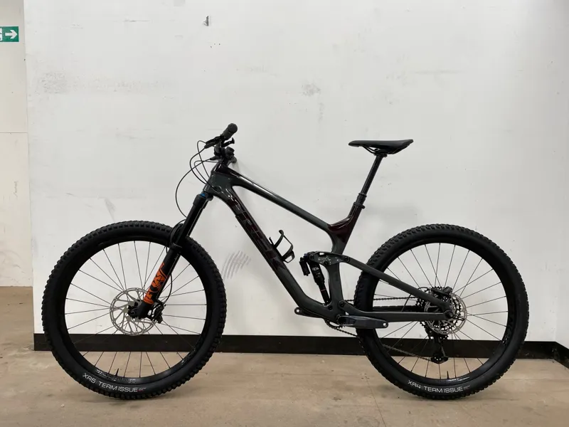 EX DISPLAY Trek Slash 9.7 GX 29 Full Suspension Mountain Bike X-Large 2021 in Black-1