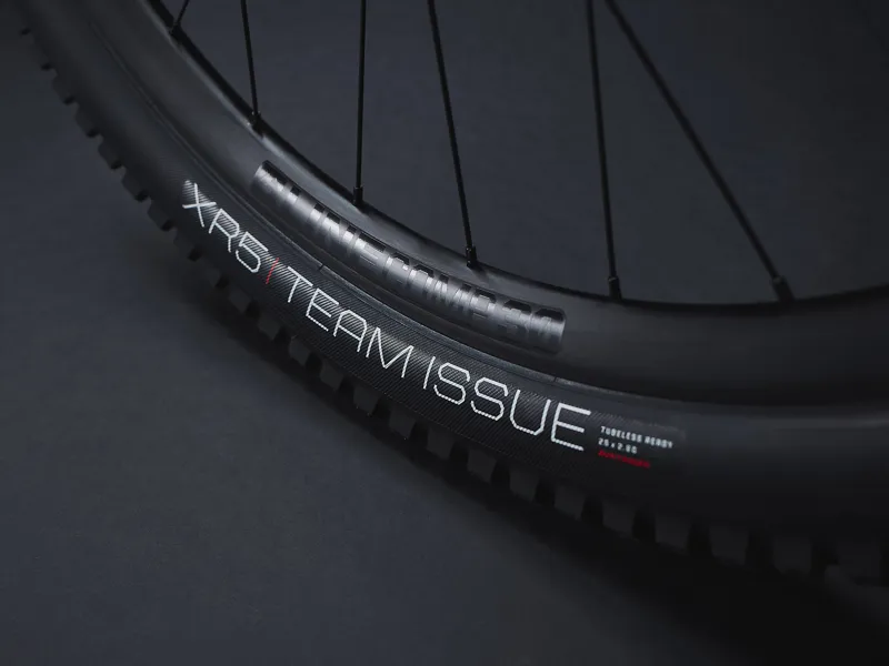 Trek Rail 9.7 Electric Full Suspension Mountain Bike 2020 in Yellow-9