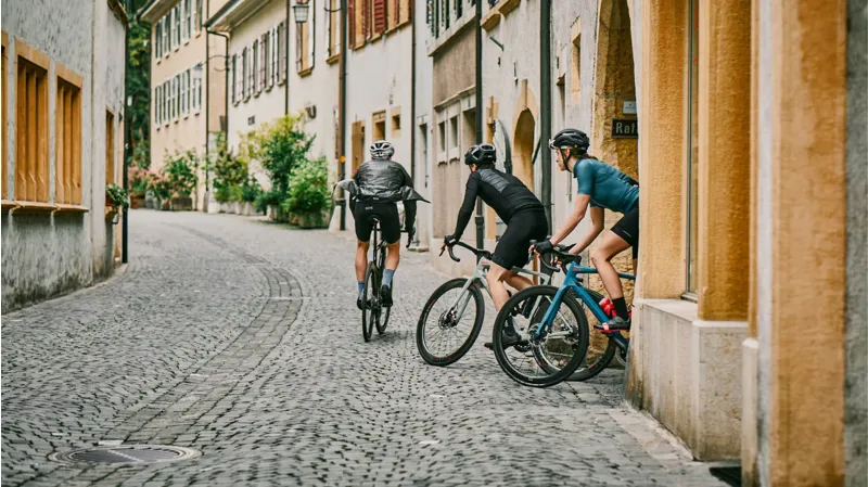 BMC Roadmachine 01 One Mens Sportive Road Bike in Green Sand-10