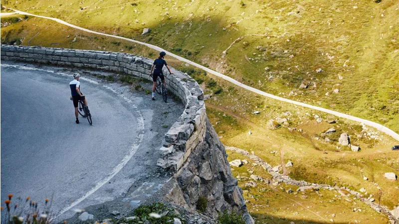 BMC Roadmachine 02 Three Mens Sportive Road Bike in Nardo Grey-6