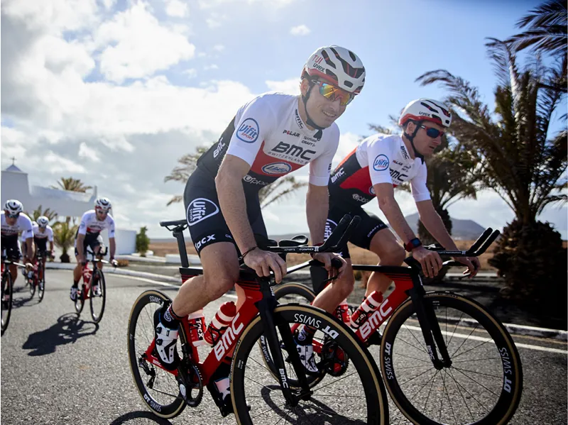 BMC Timemachine 02 Two Mens Time Trial Road Bike in Super Red-2