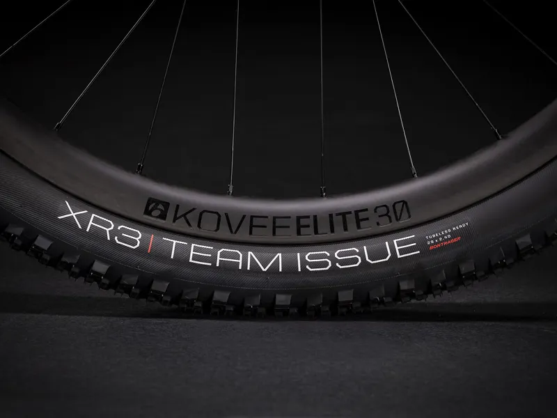 Trek Top Fuel 9.8 XT Mens Full Suspension Mountain Bike in Viper Red-6