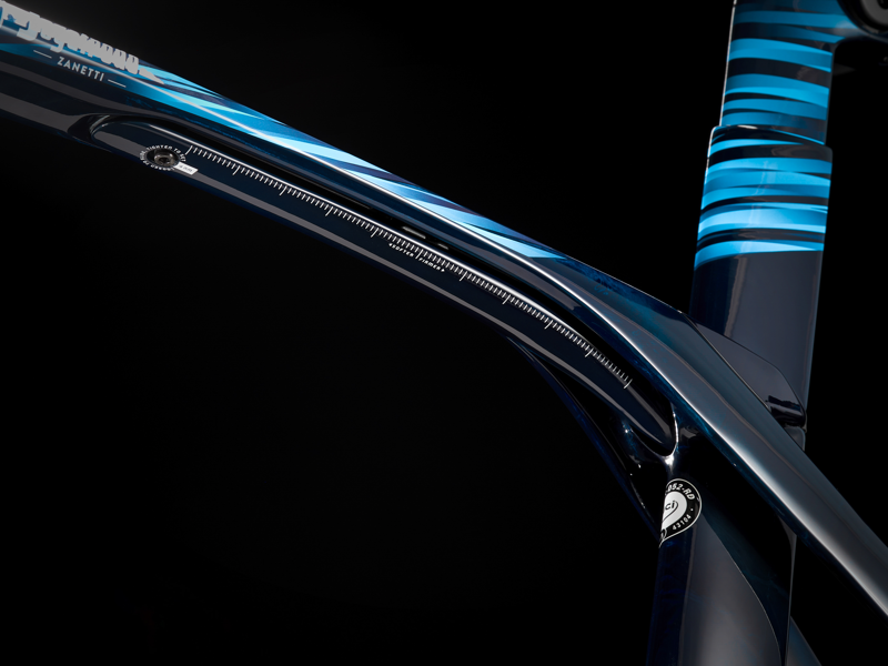 Trek Madone SLR 7 eTap Disc Carbon Road Bike 2021 in Blue-4