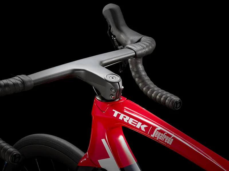 Trek Emonda SLR 6 Disc Carbon Road Race Bike 2021 in Navy and Red-6