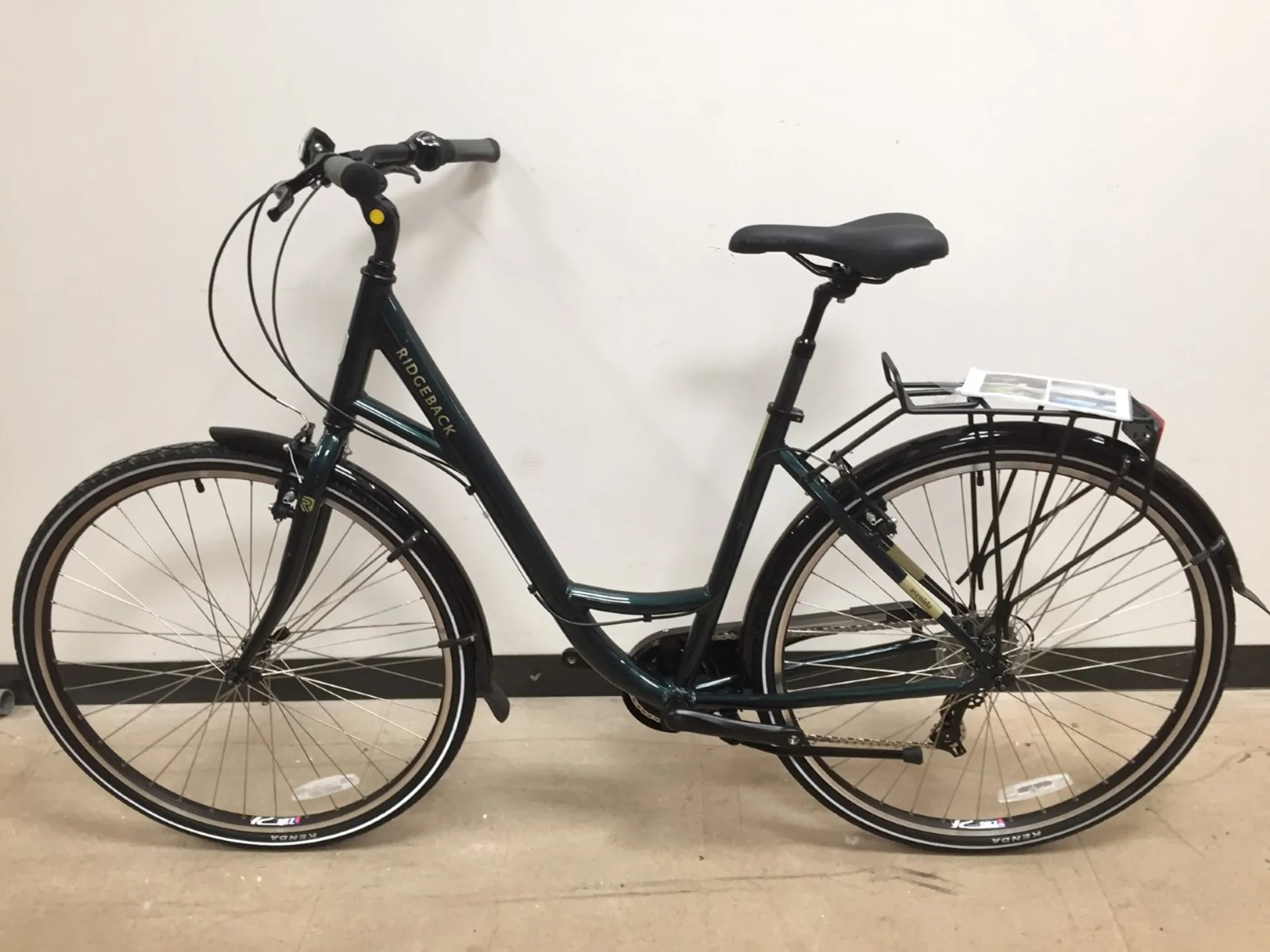 EX-Display Ridgeback Avenida 6 19 inch Step-Through Hybrid Bike 2021 in ...