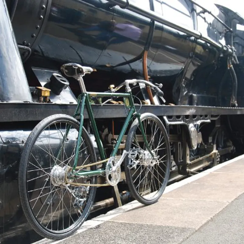 Pashley Speed 5 DTT 24.5 Mens Hybrid Bike 2022 in British Racing Green-1