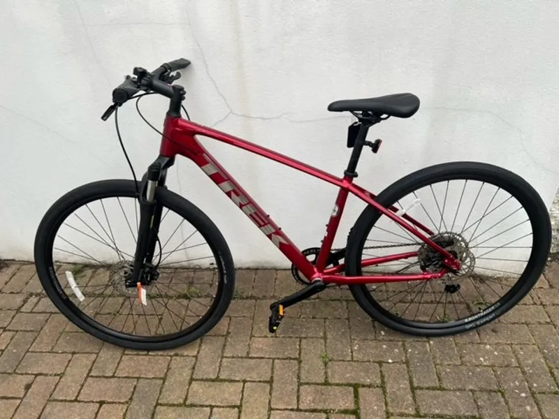 EX DISPLAY Trek Dual Sport 3 Hybrid Bike Medium 2023 in Rage Red -2