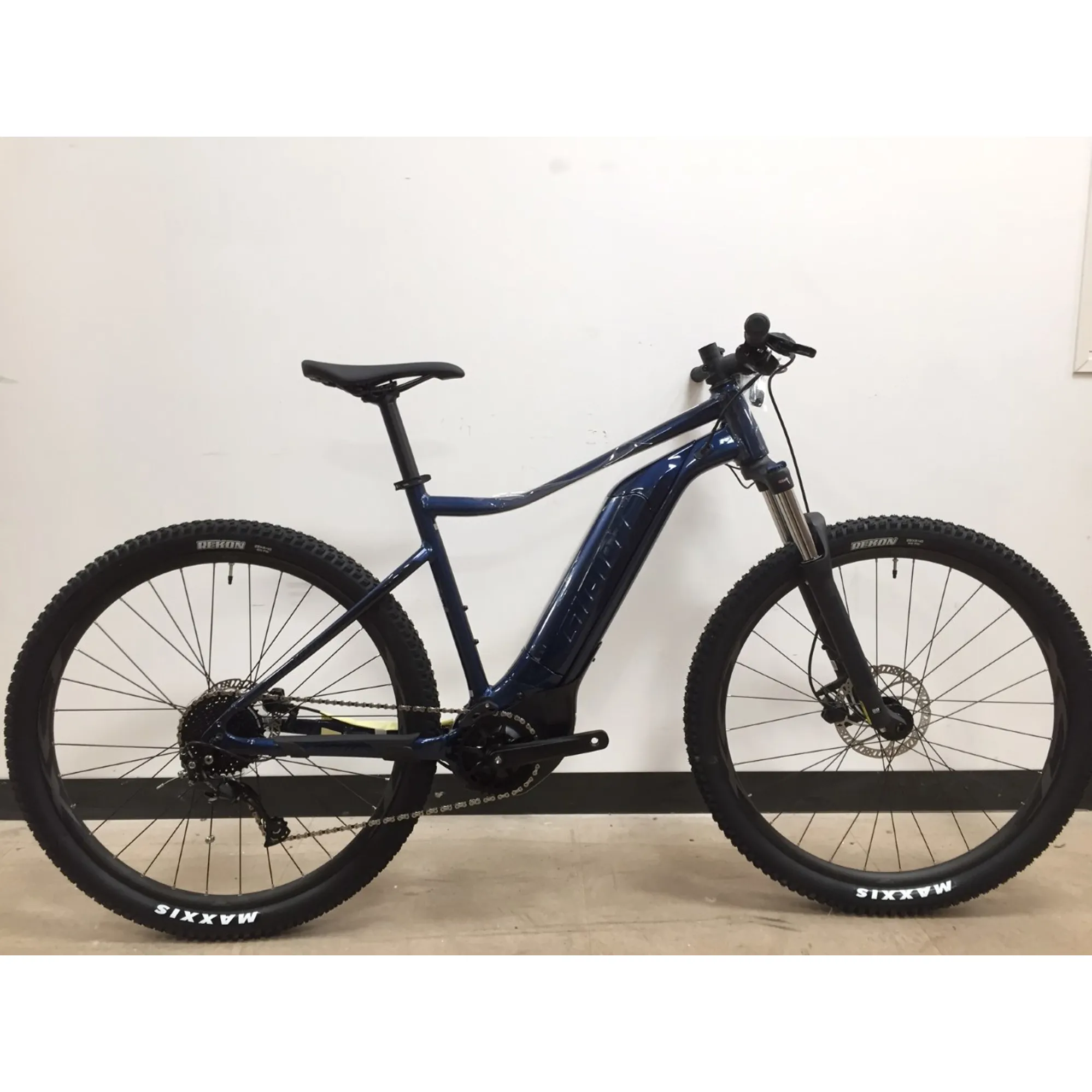 Ex-Display Giant Fathom E+ Large Electric Hardtail Mountain Bike