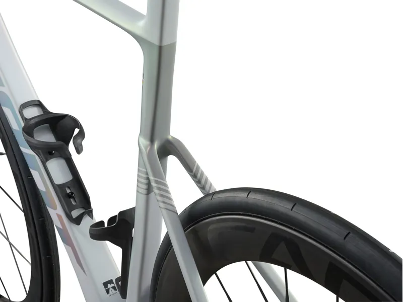 Giant Propel Advanced SL 0 Di2 Road Bike 2027 in Prism Pearl-7